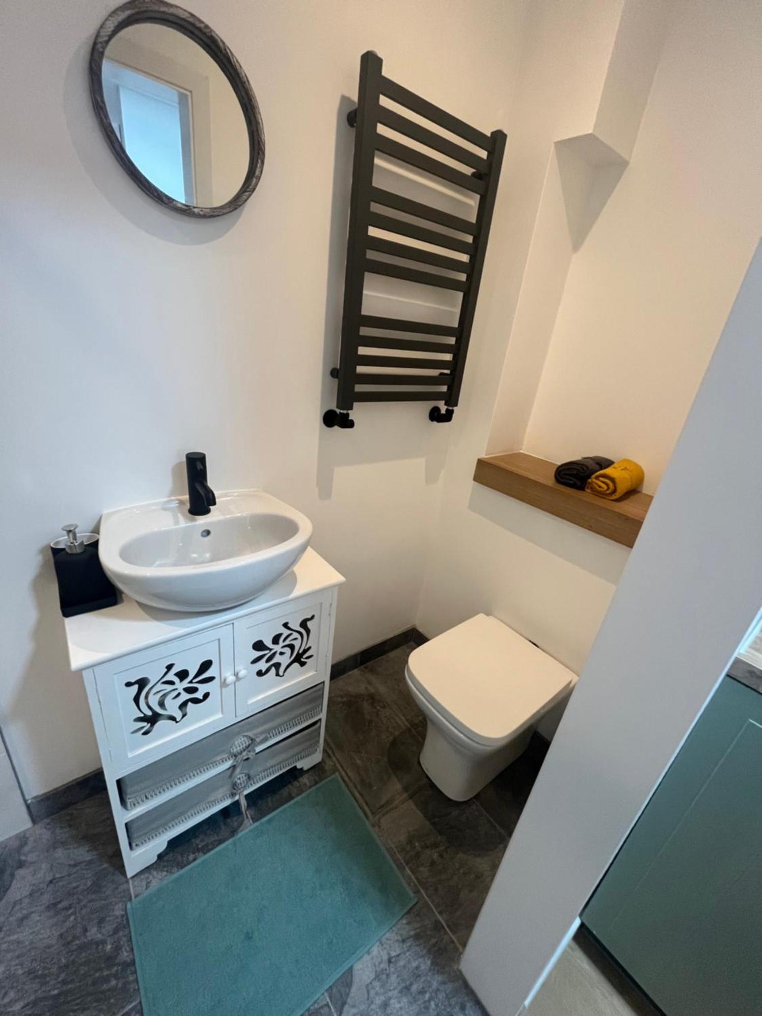 Appartement Teddington Little Gem à Londres Extérieur photo